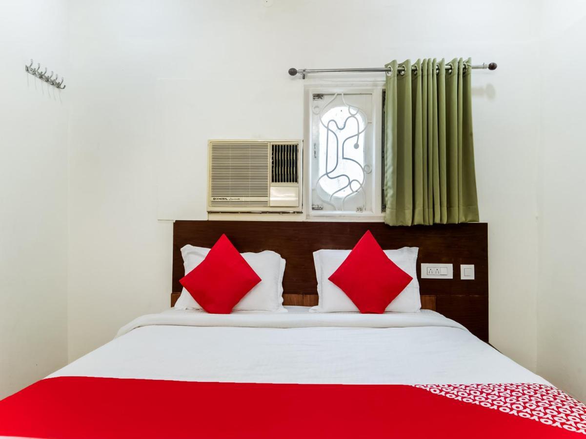 Oyo 76129 Rk Inn Guntur Exterior photo