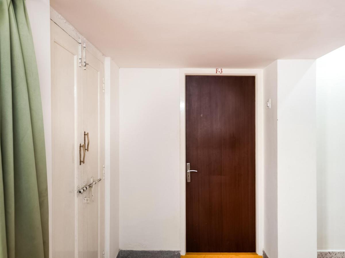 Oyo 76129 Rk Inn Guntur Exterior photo